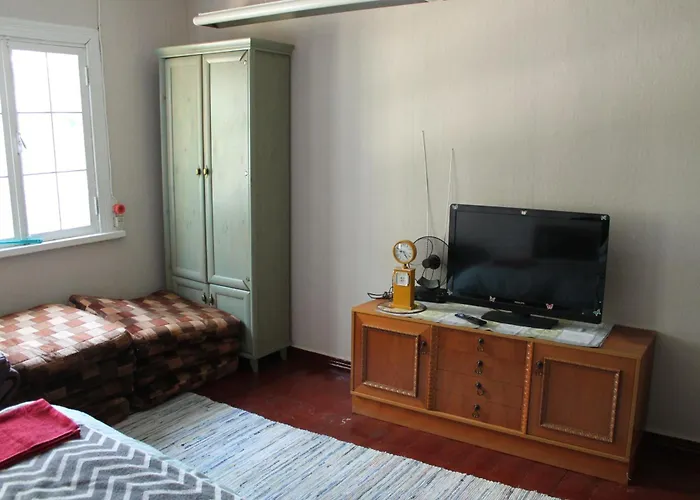 Lindi Kooli Kohvik * بارنو